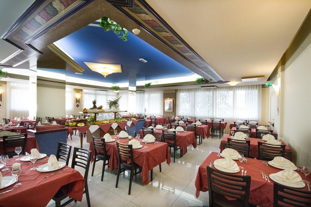 Hotel Augustus 3*